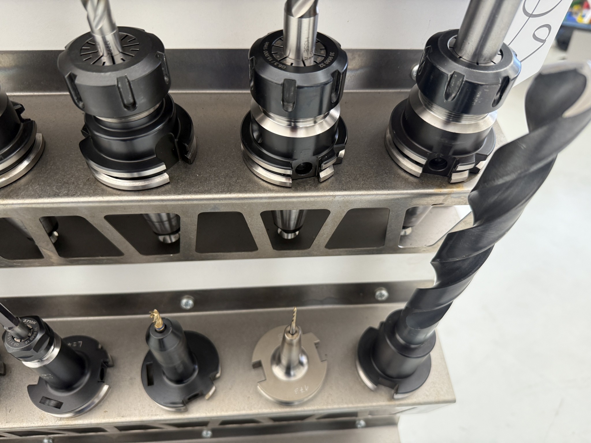 Fermeture d´un fabricant d´outils-14