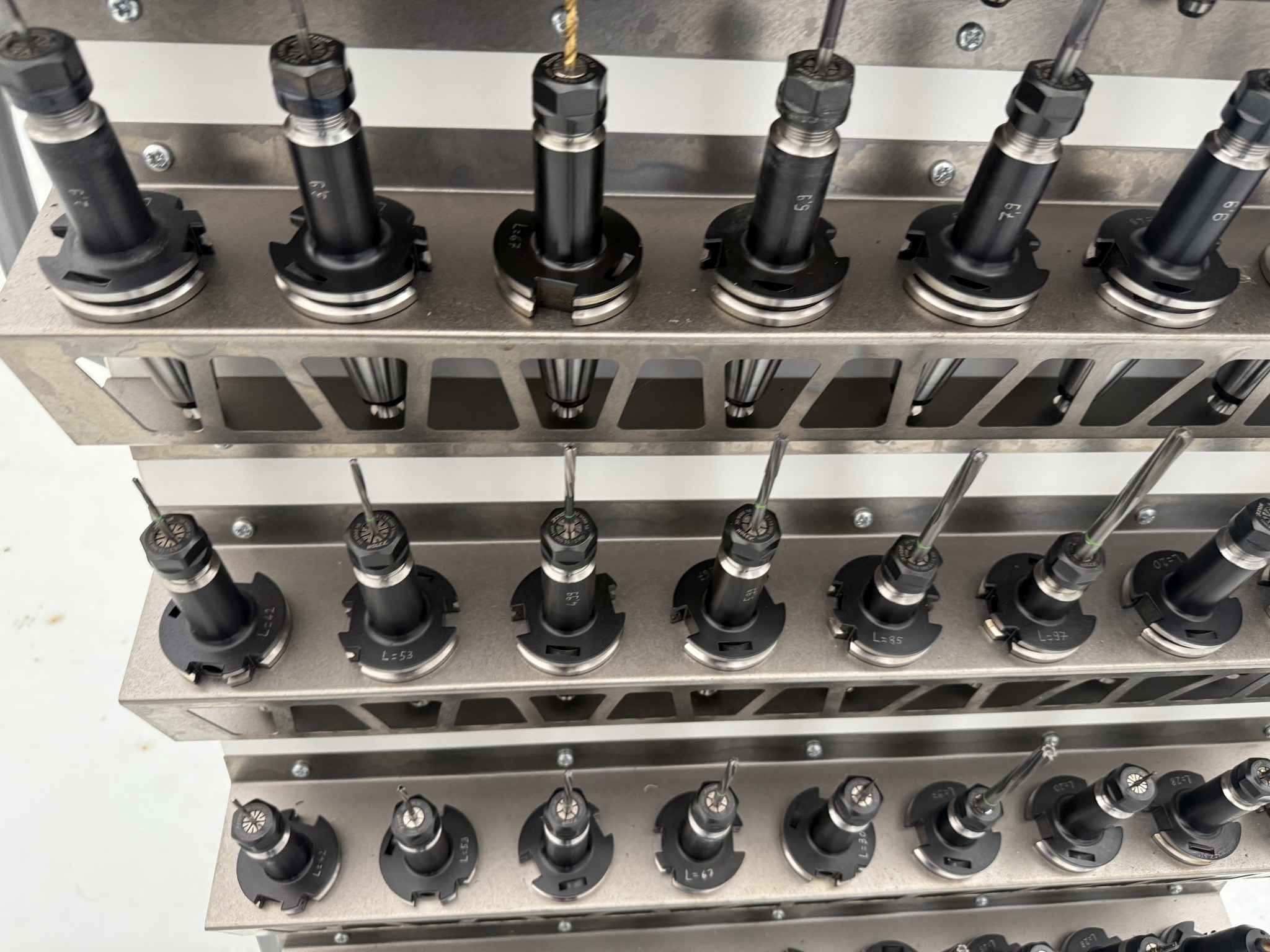 Fermeture d´un fabricant d´outils-21