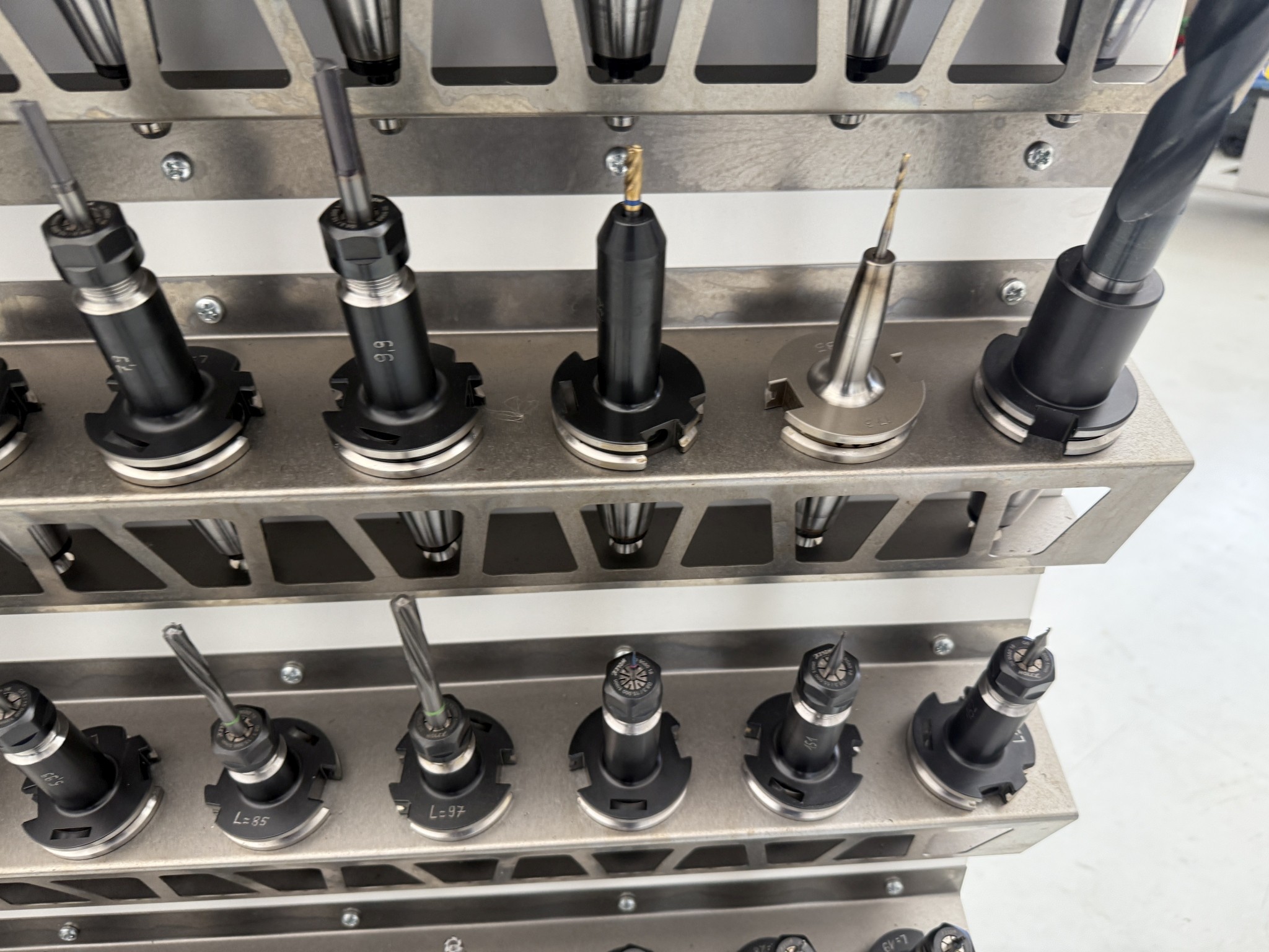 Fermeture d´un fabricant d´outils-23