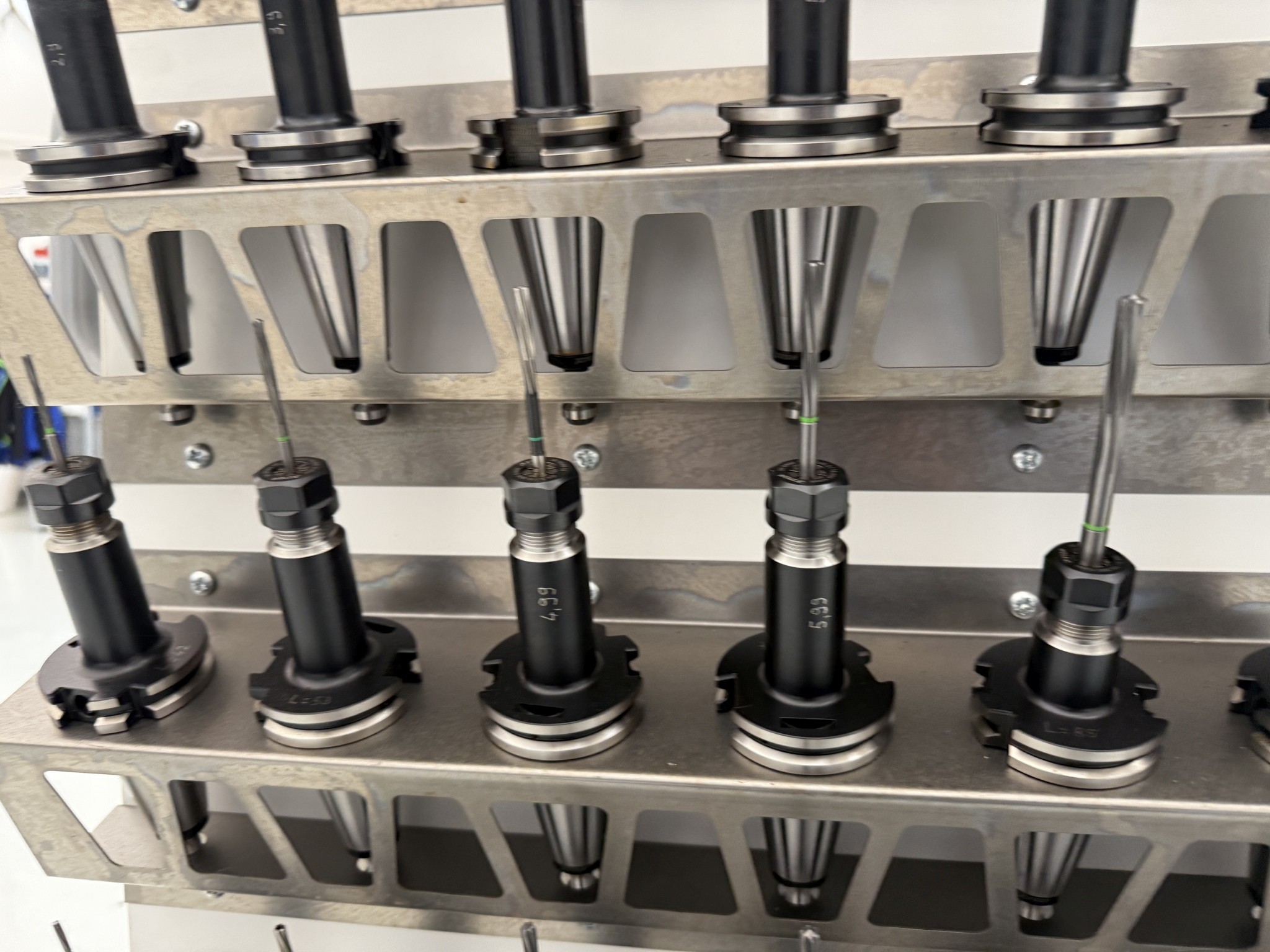 Fermeture d´un fabricant d´outils-25