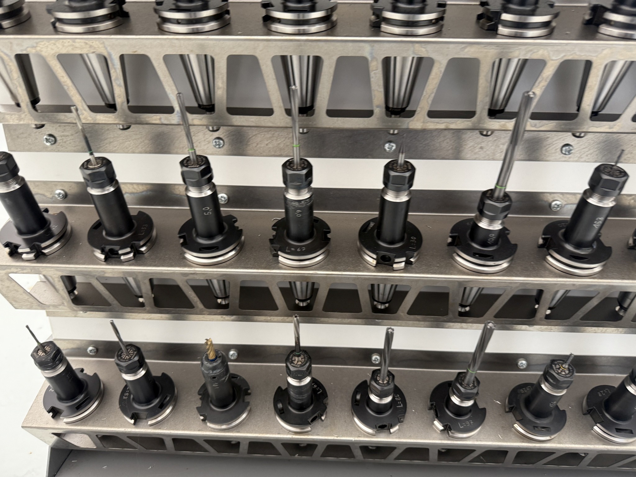 Fermeture d´un fabricant d´outils-27