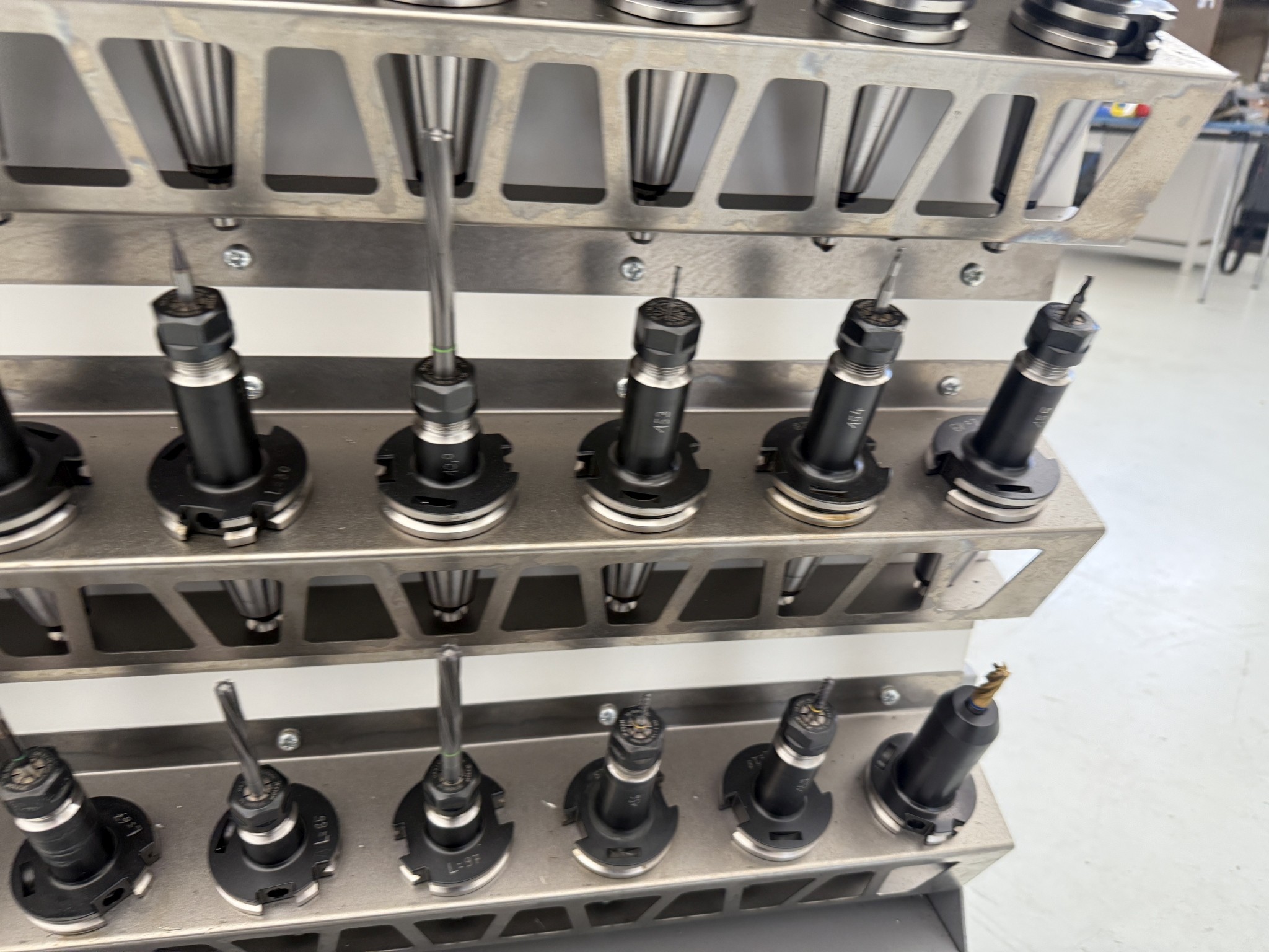 Fermeture d´un fabricant d´outils-29