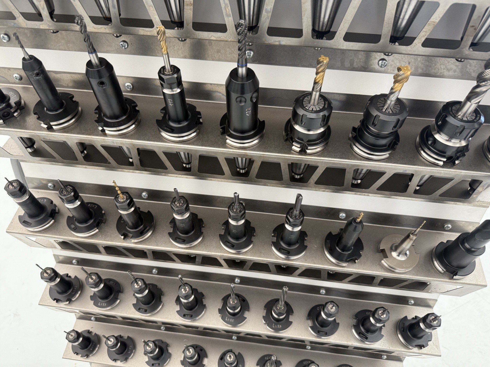 Fermeture d´un fabricant d´outils-31