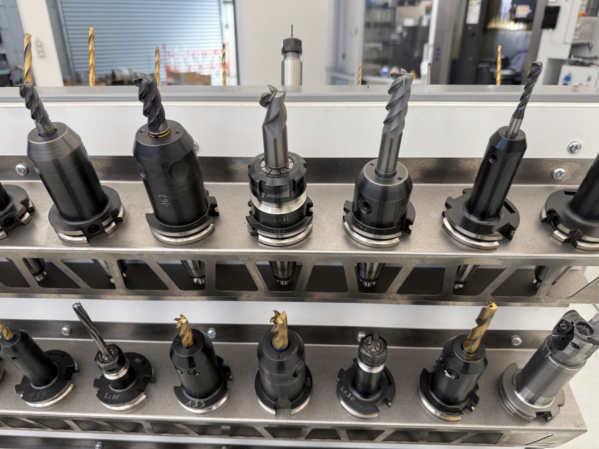 Fermeture d´un fabricant d´outils-36