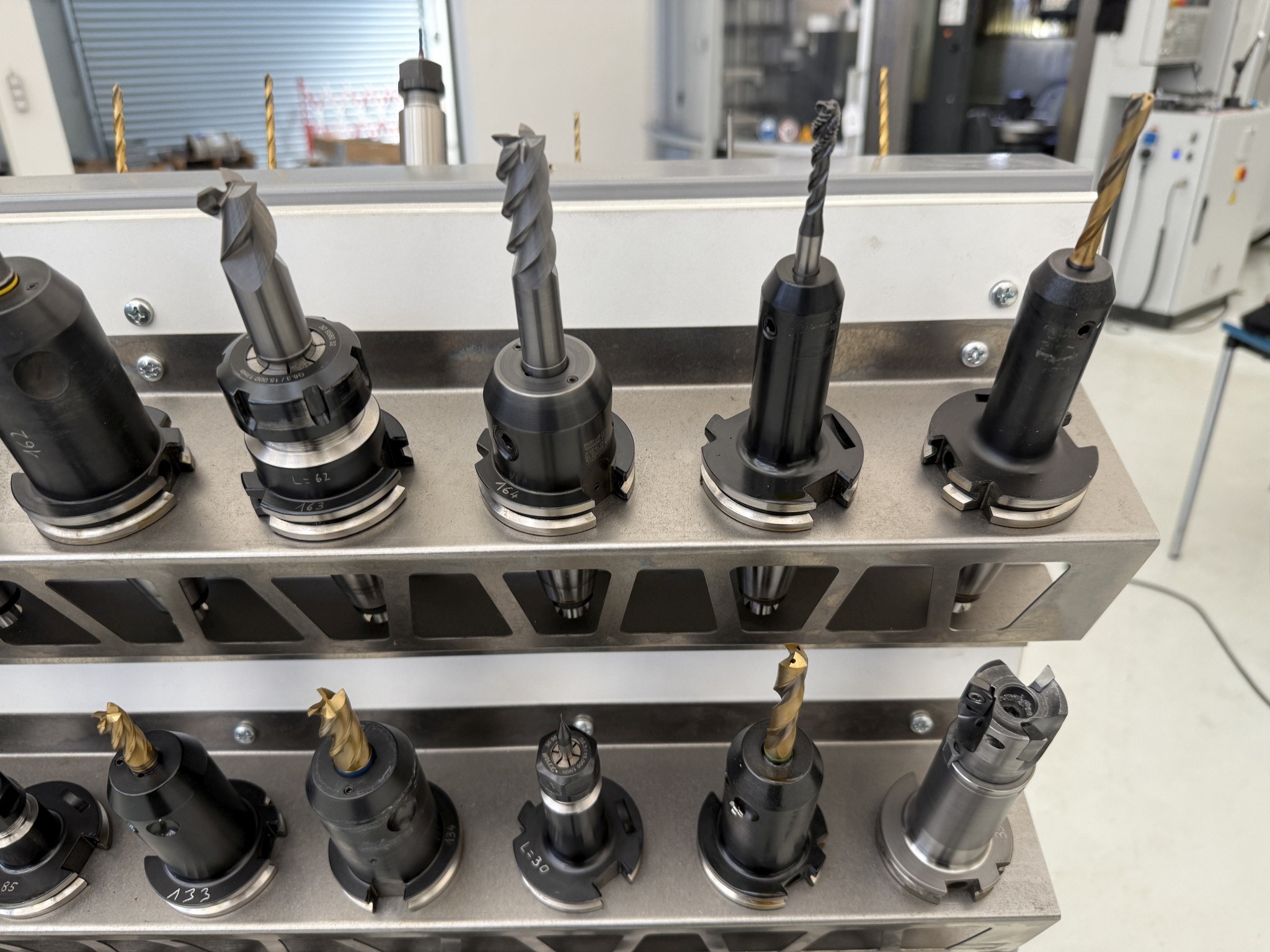 Fermeture d´un fabricant d´outils-37