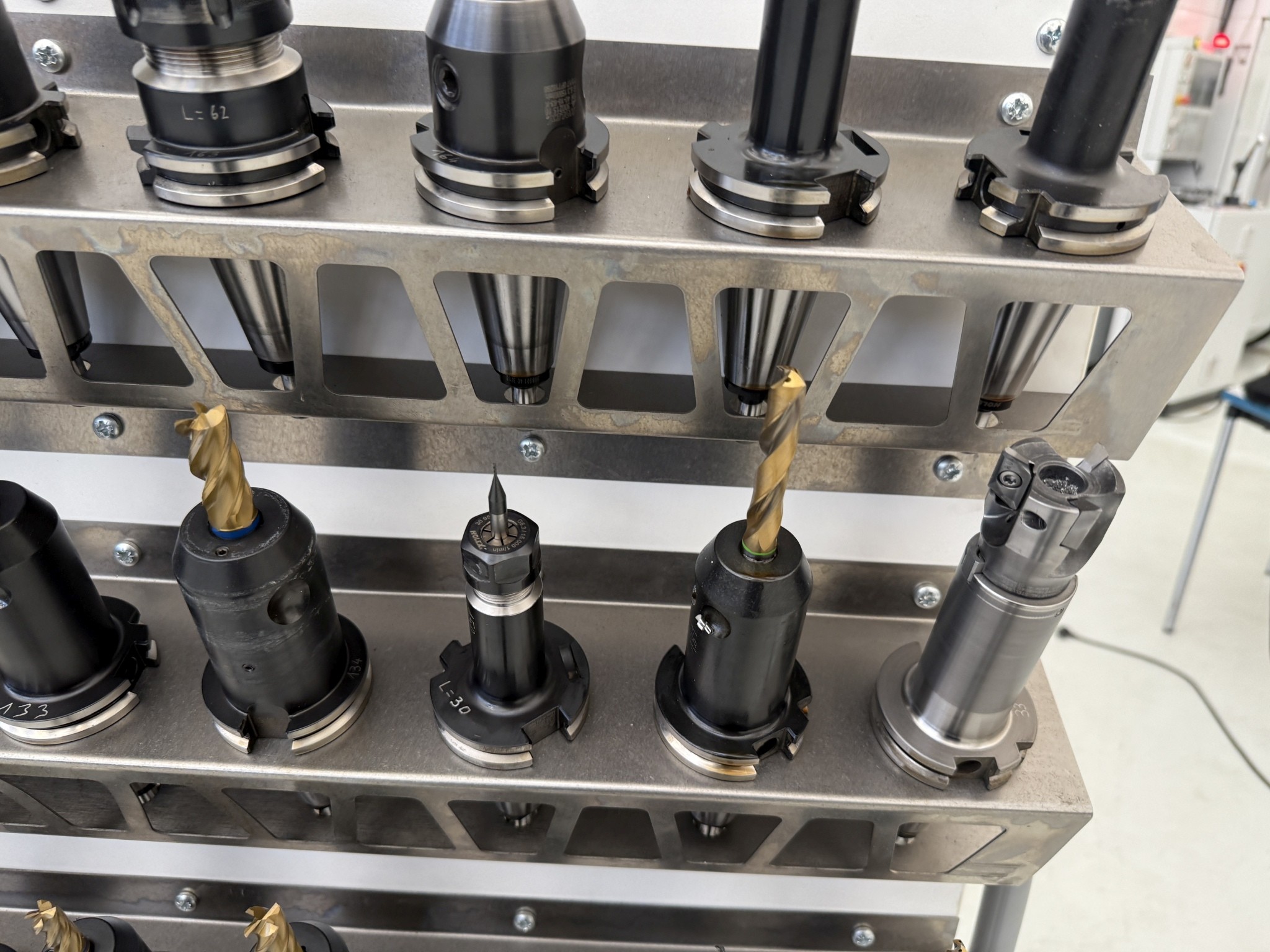 Fermeture d´un fabricant d´outils-38