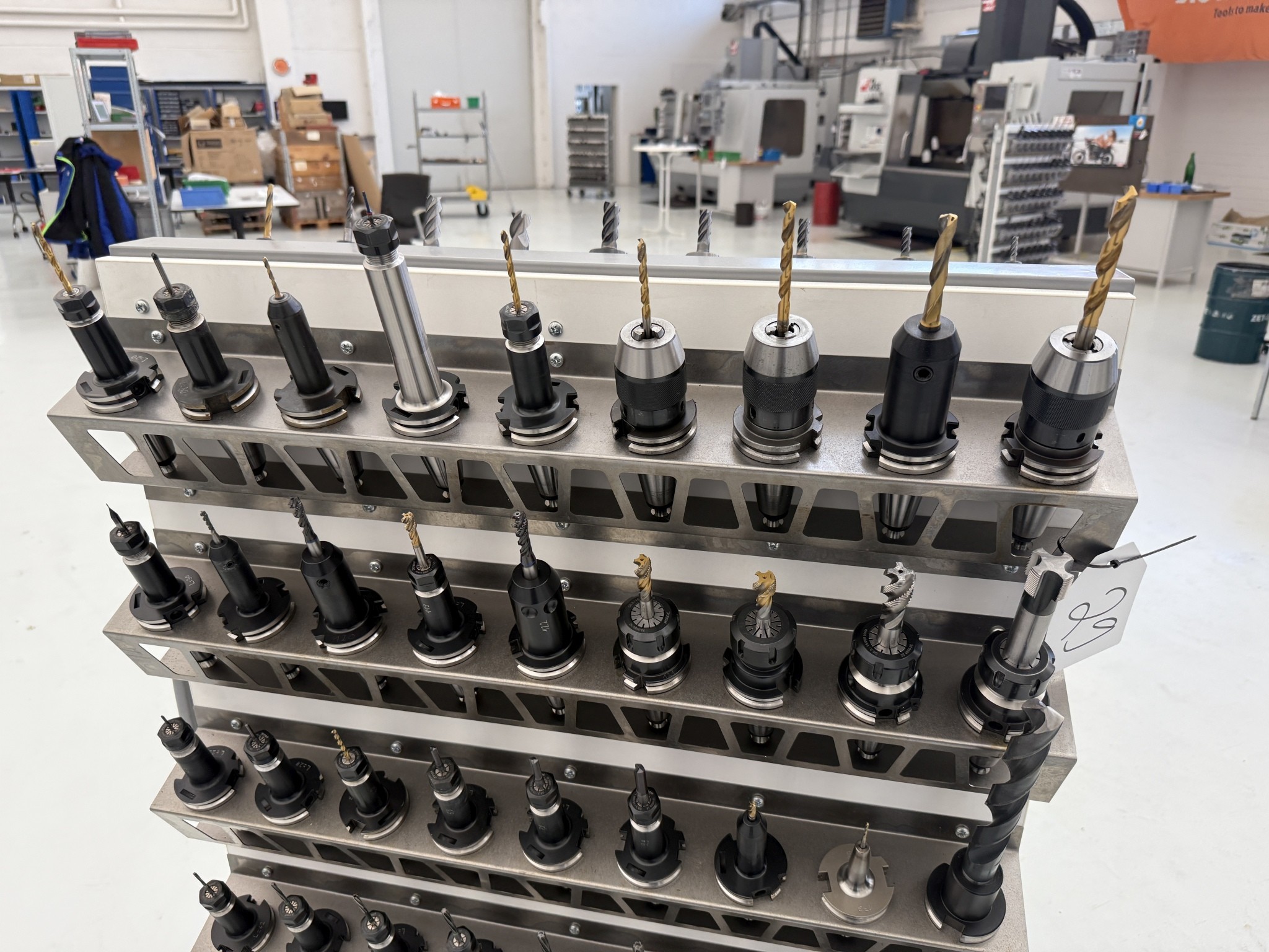 Fermeture d´un fabricant d´outils-3