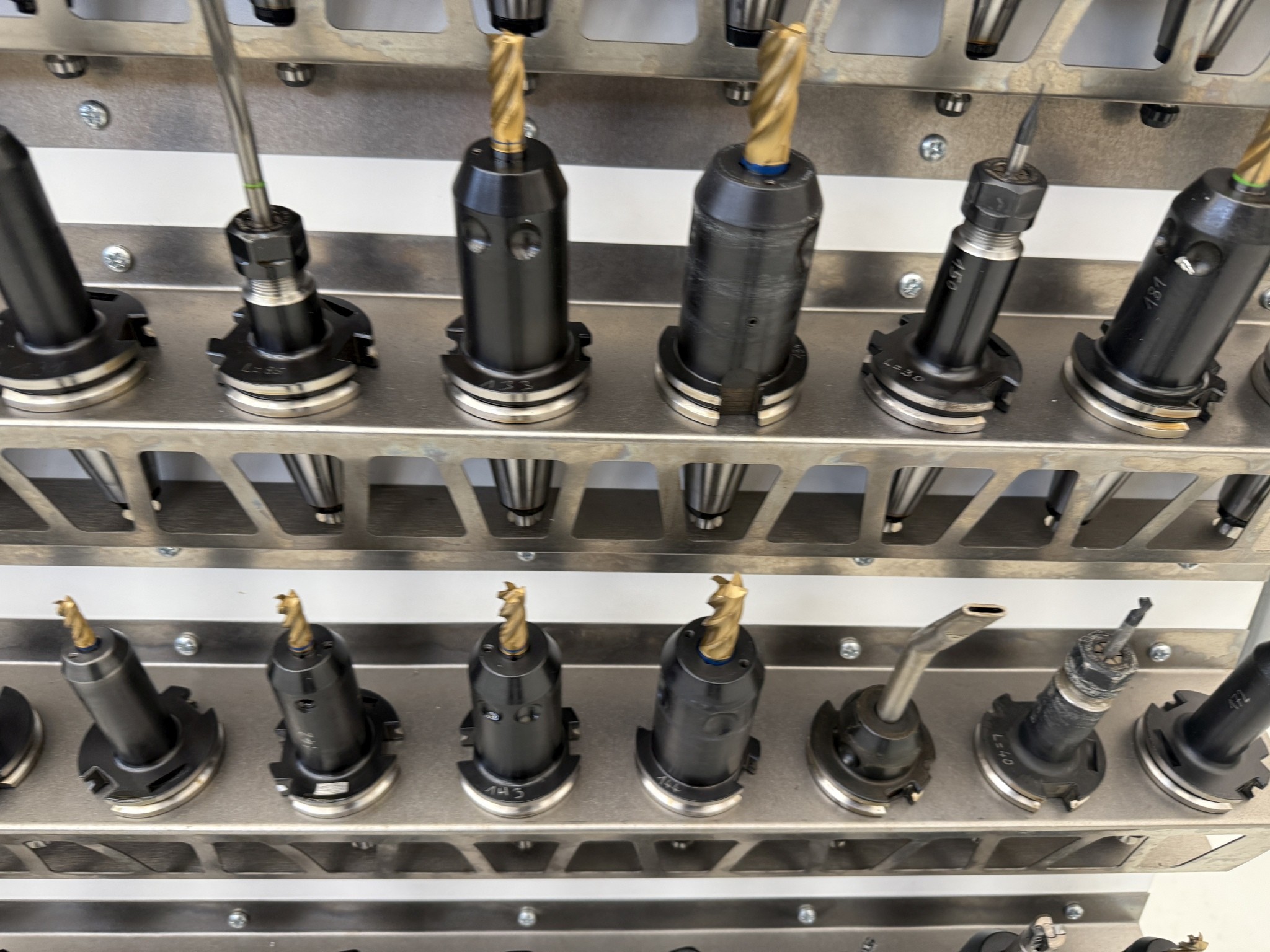 Fermeture d´un fabricant d´outils-43