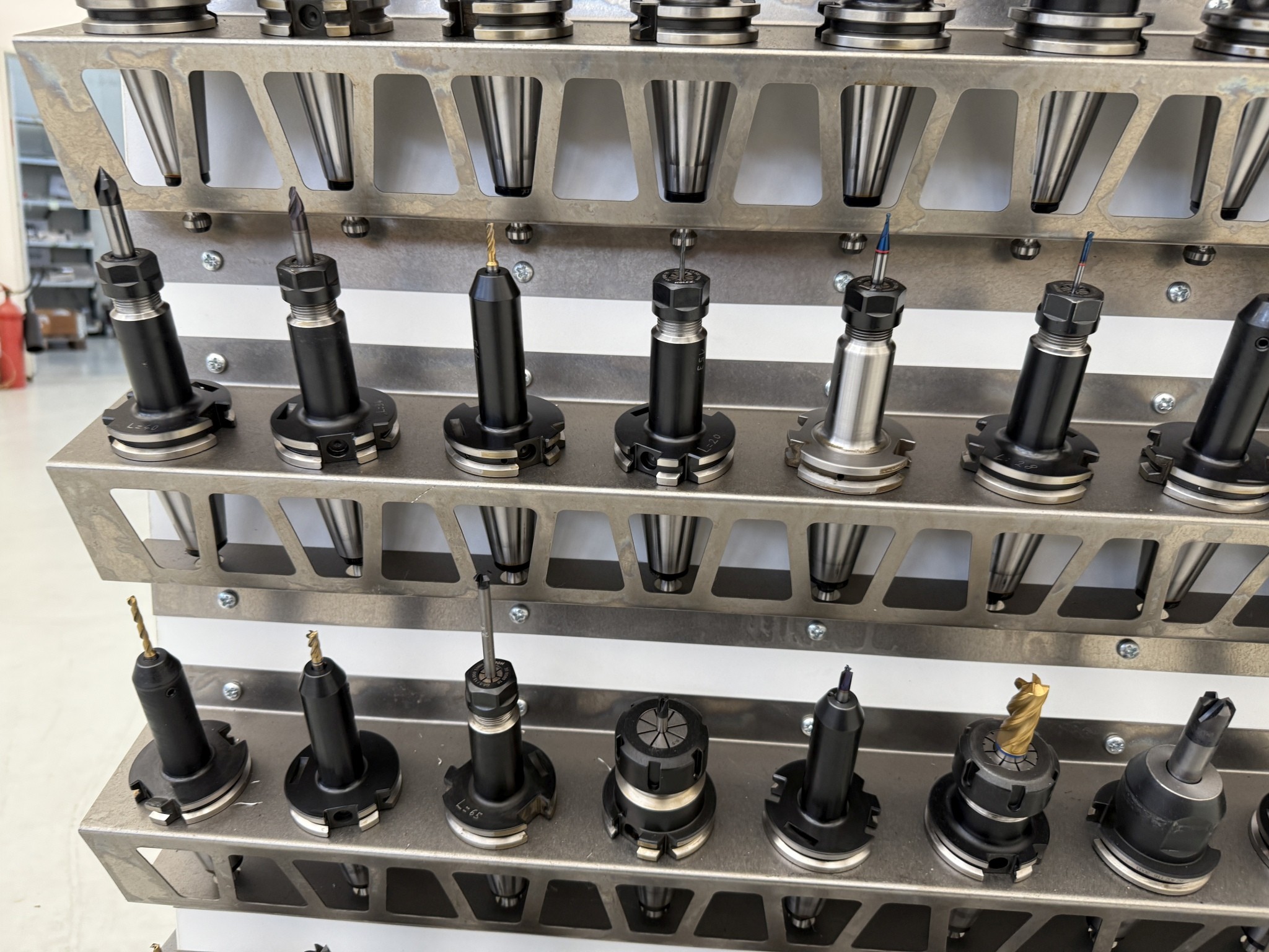 Fermeture d´un fabricant d´outils-46