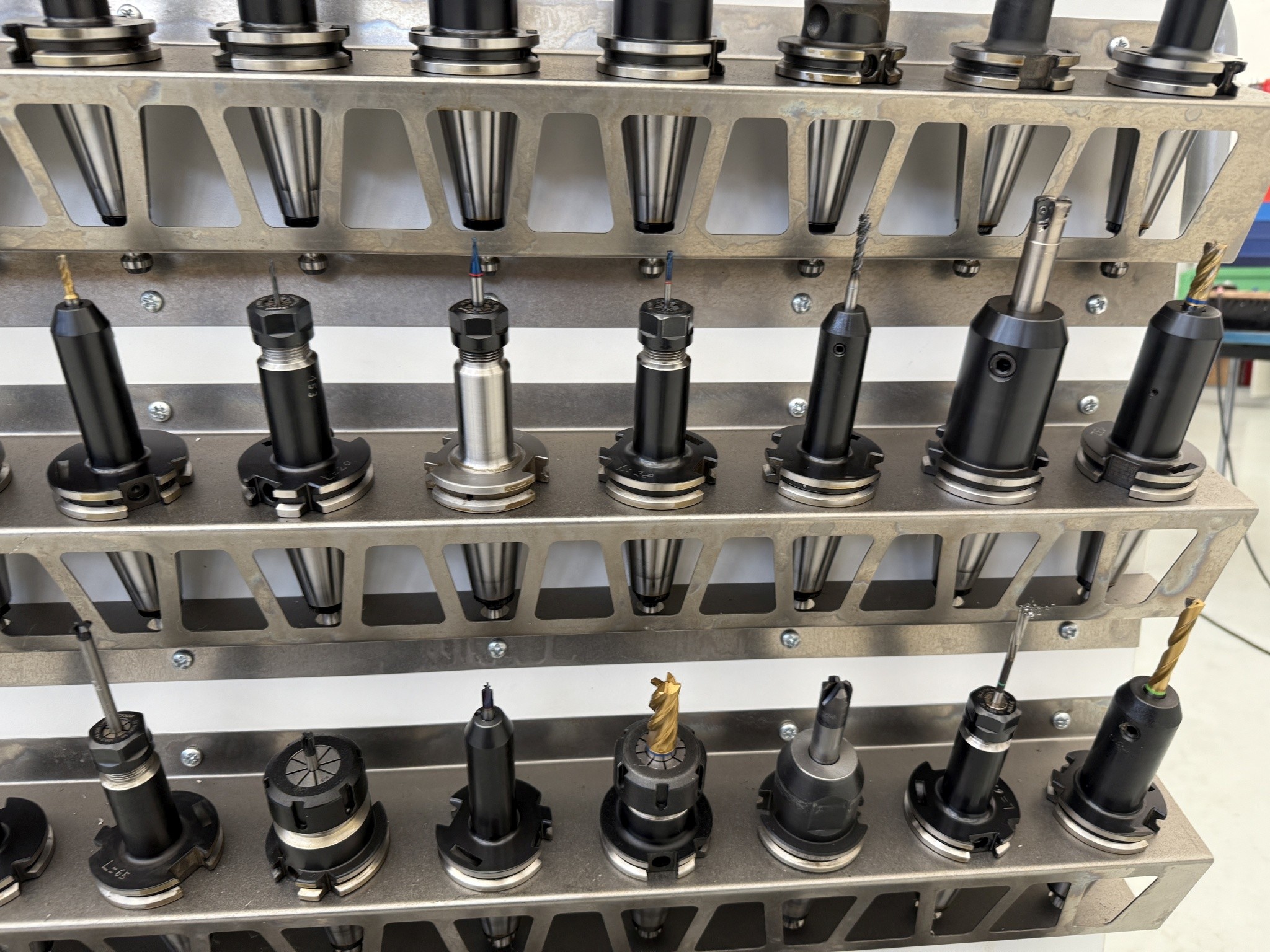 Fermeture d´un fabricant d´outils-48