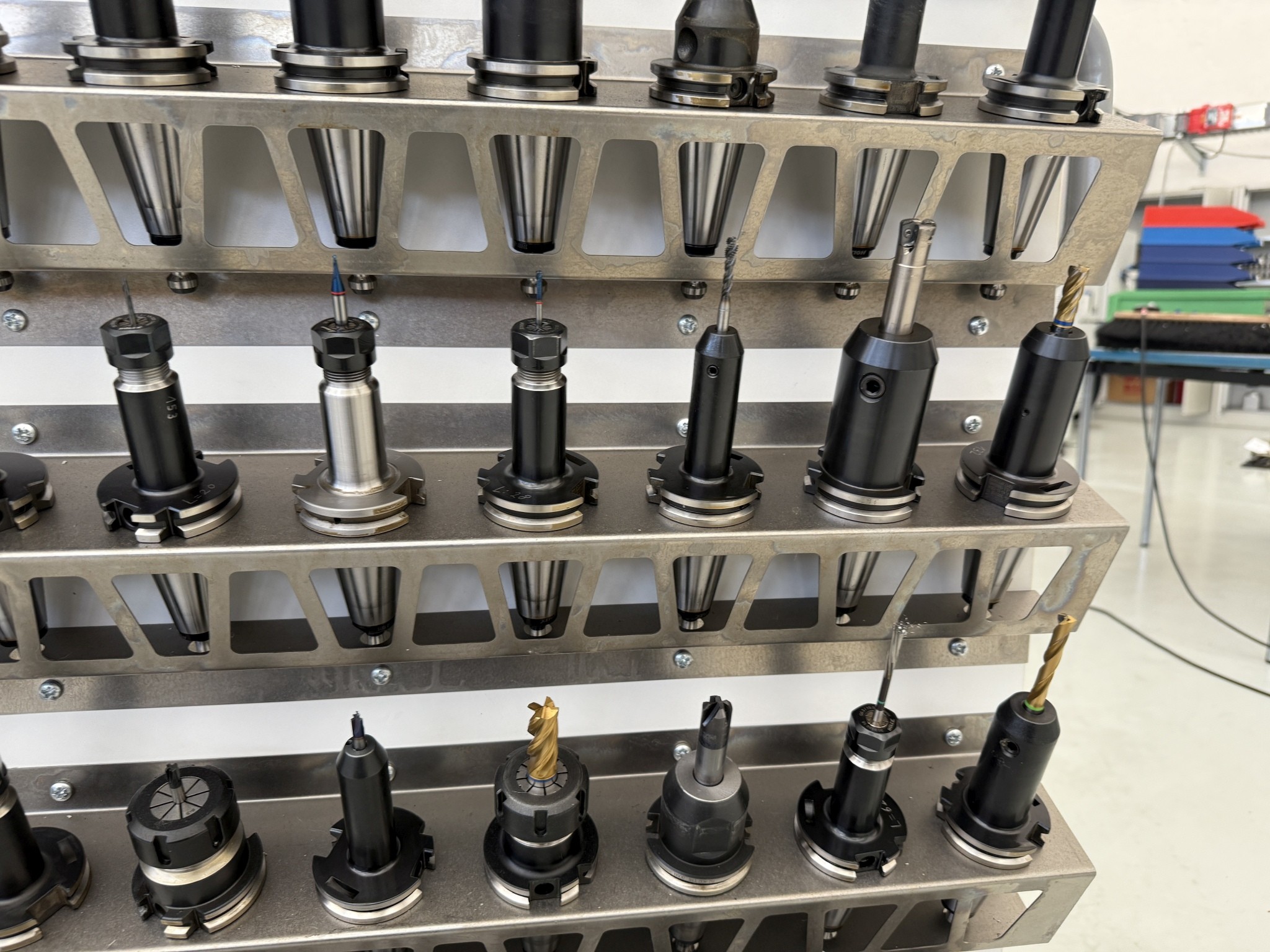 Fermeture d´un fabricant d´outils-49