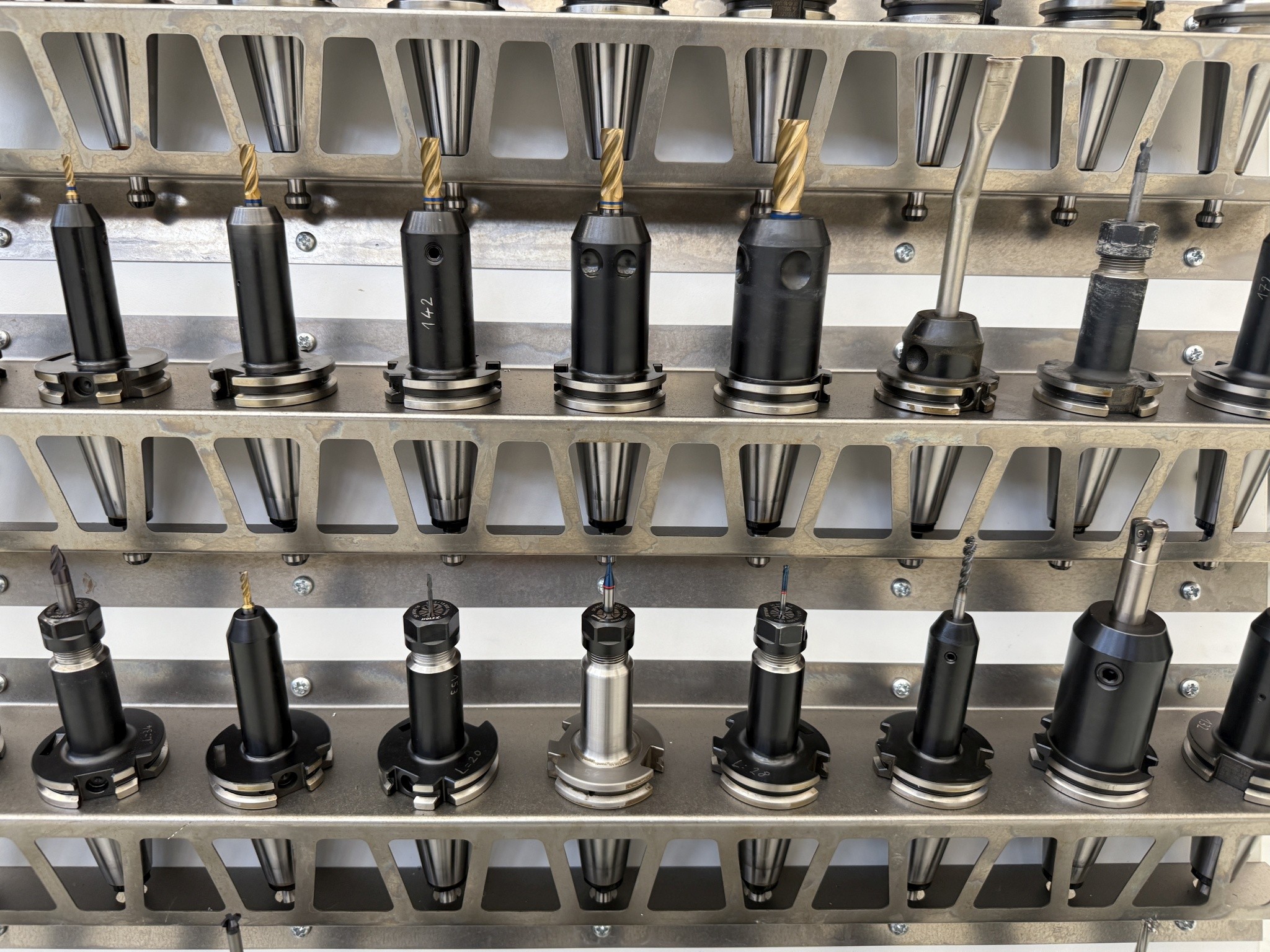 Fermeture d´un fabricant d´outils-50