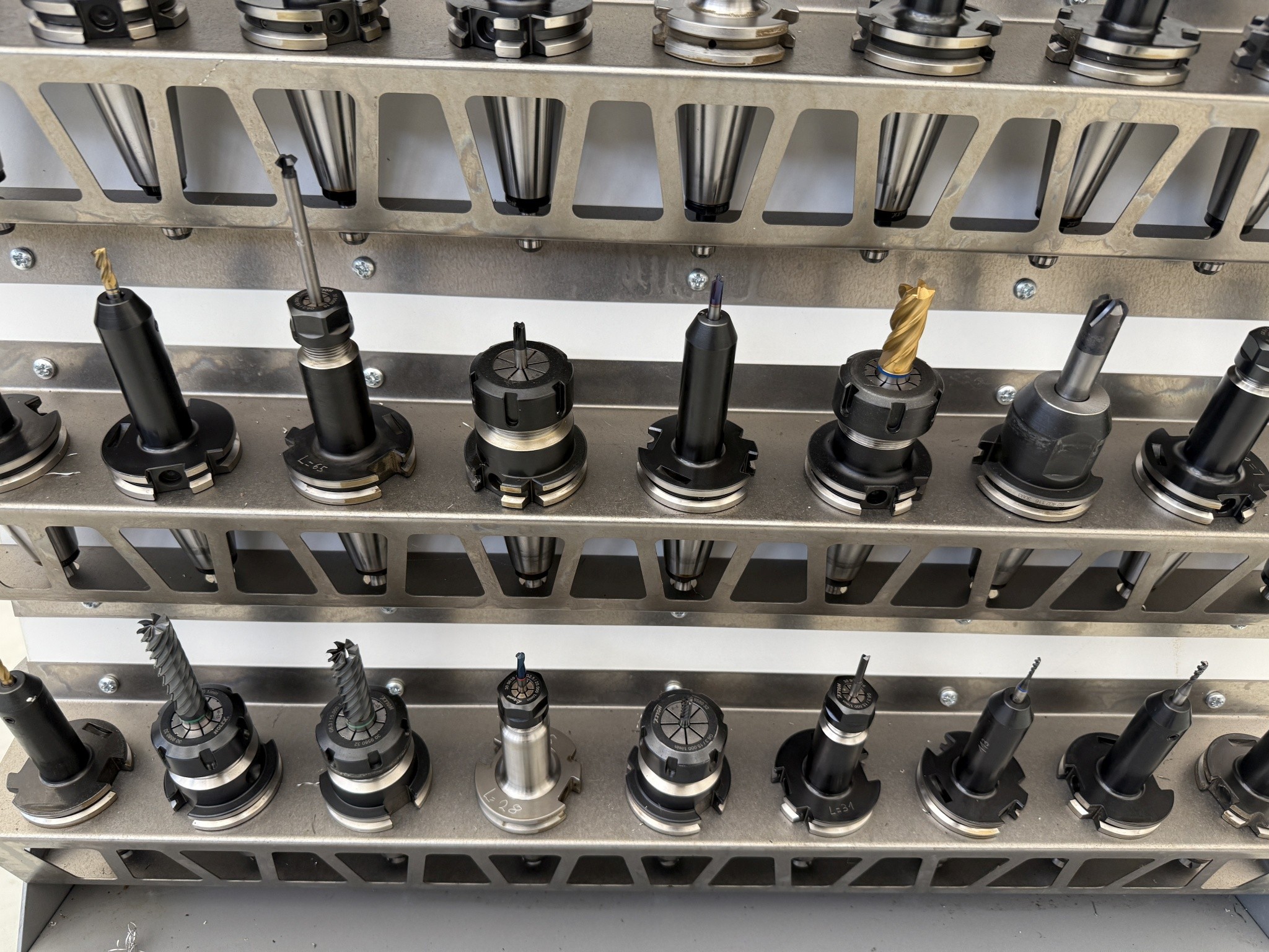 Fermeture d´un fabricant d´outils-52