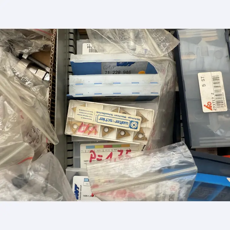 Closure of a toolmaker-15