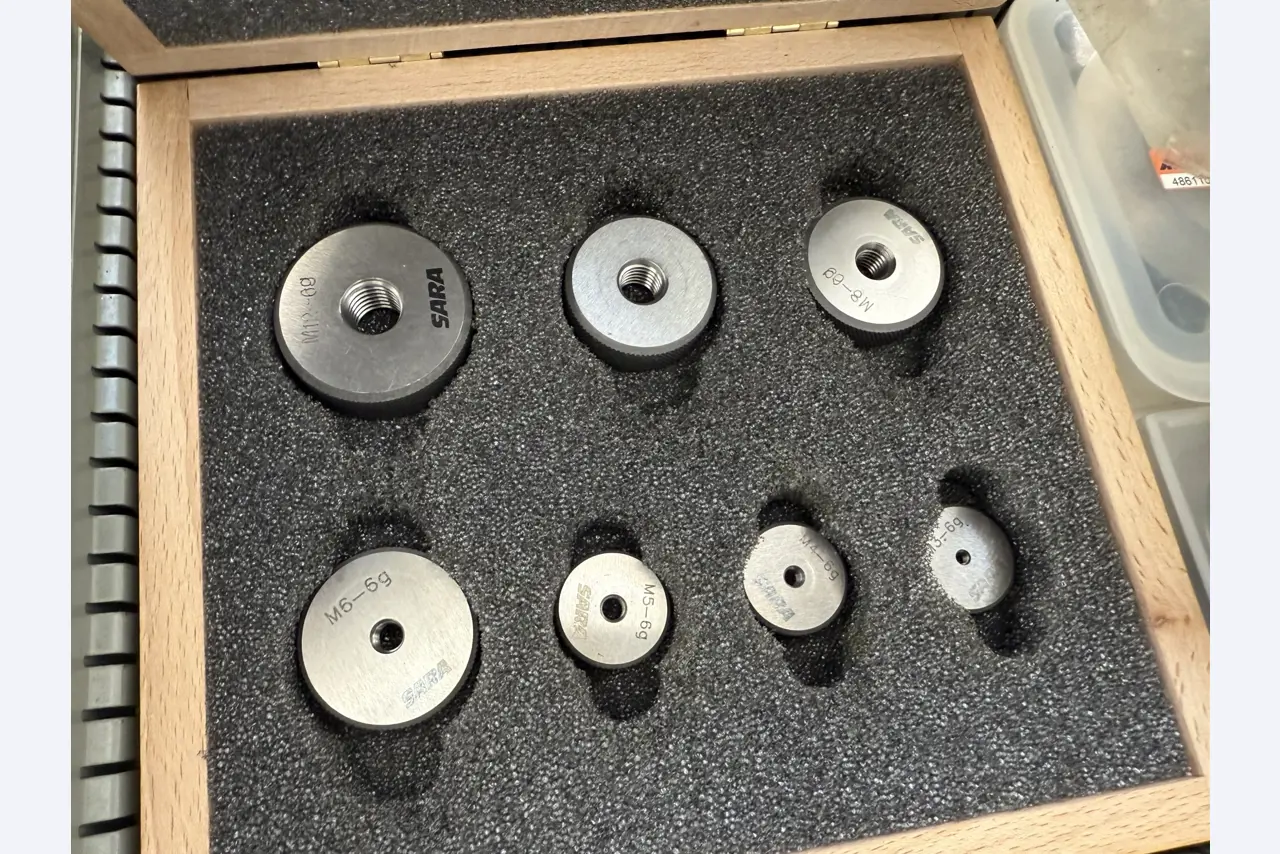 Closure of a toolmaker-19