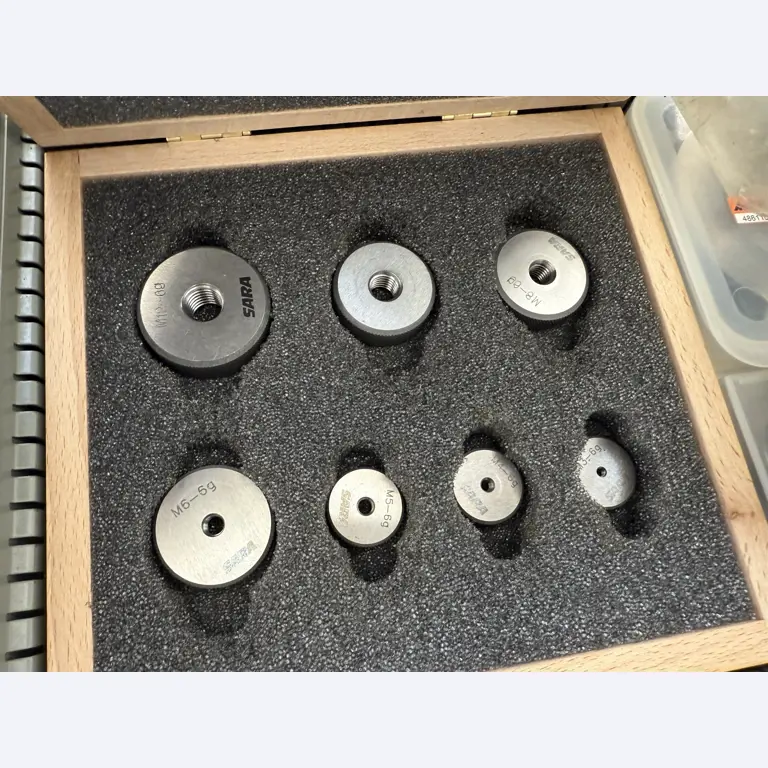 Closure of a toolmaker-19