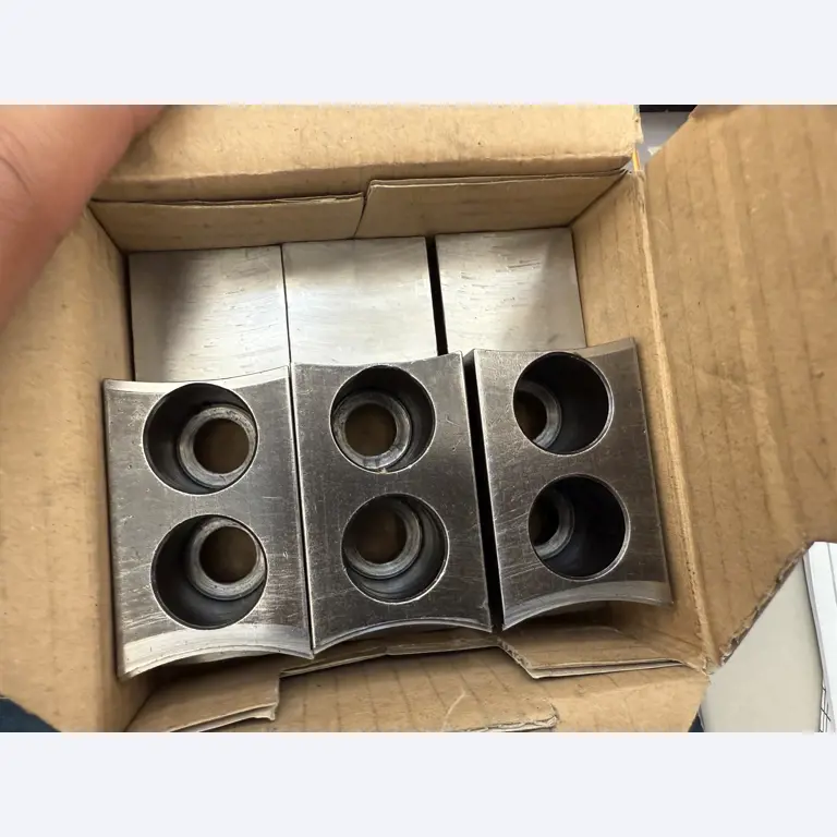 Closure of a toolmaker-27