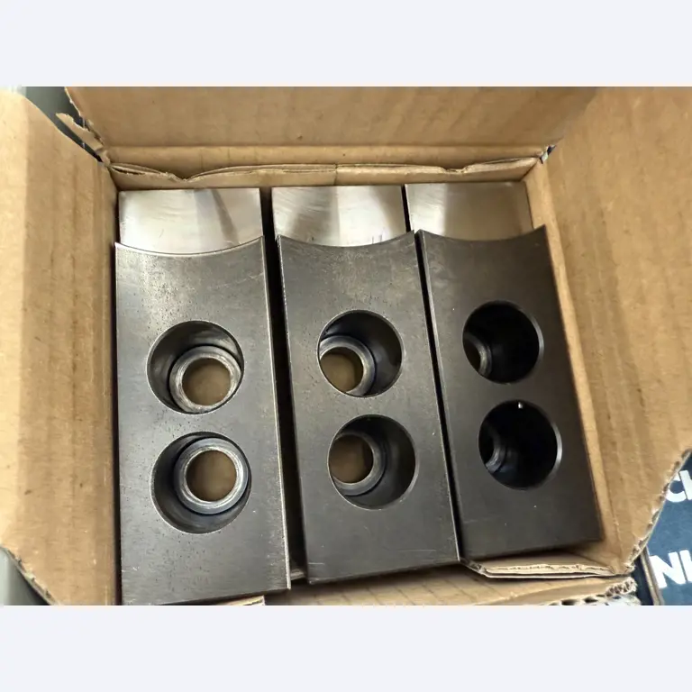 Closure of a toolmaker-28