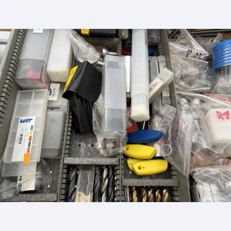 Closure of a toolmaker-4