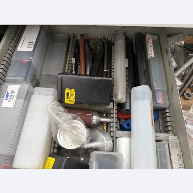 Closure of a toolmaker-5