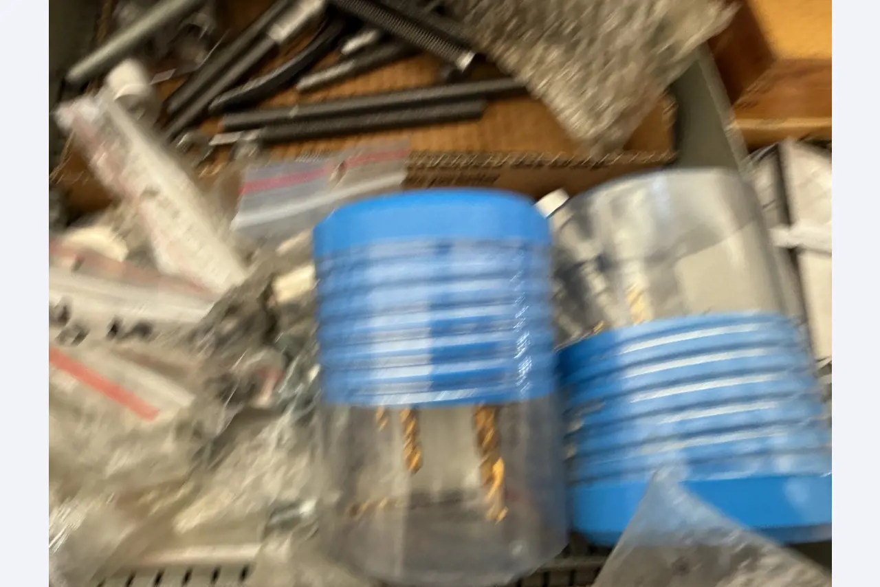 Closure of a toolmaker-9