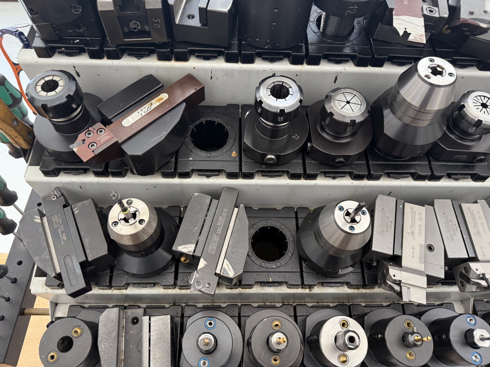 Cierre de un fabricante de herramientas-3