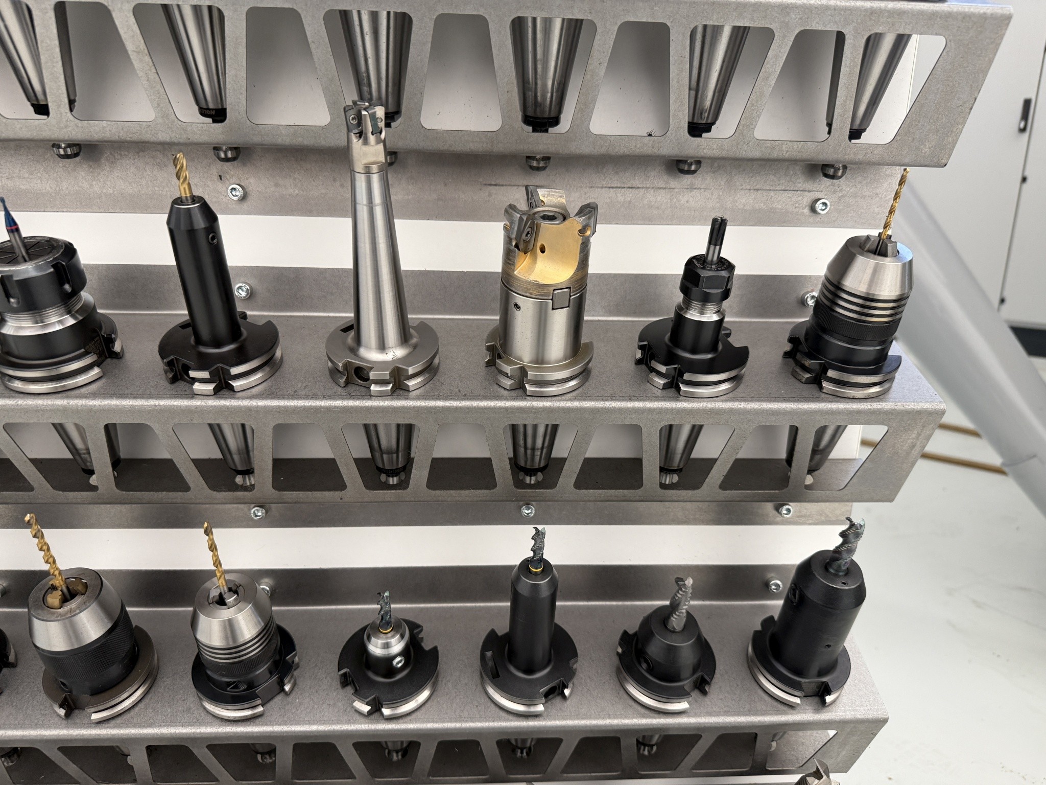 Fermeture d´un fabricant d´outils-14