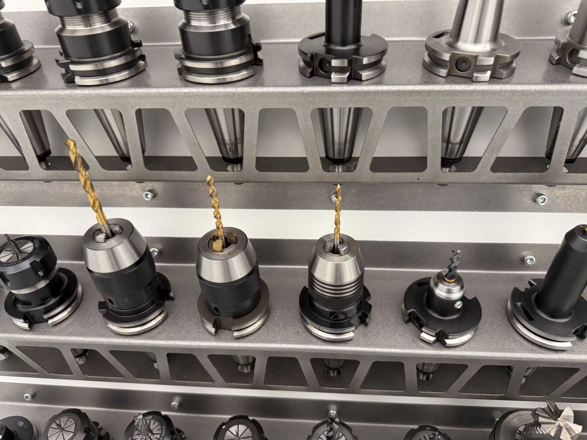 Fermeture d´un fabricant d´outils-19