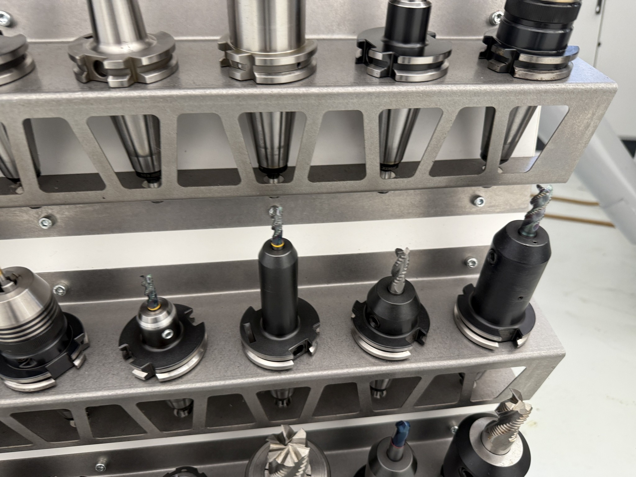 Fermeture d´un fabricant d´outils-20