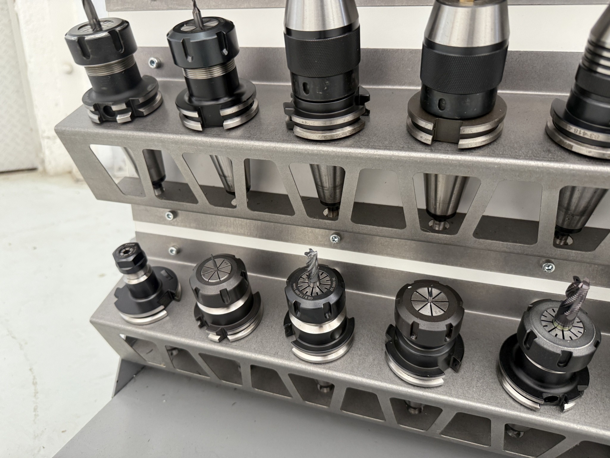 Fermeture d´un fabricant d´outils-24