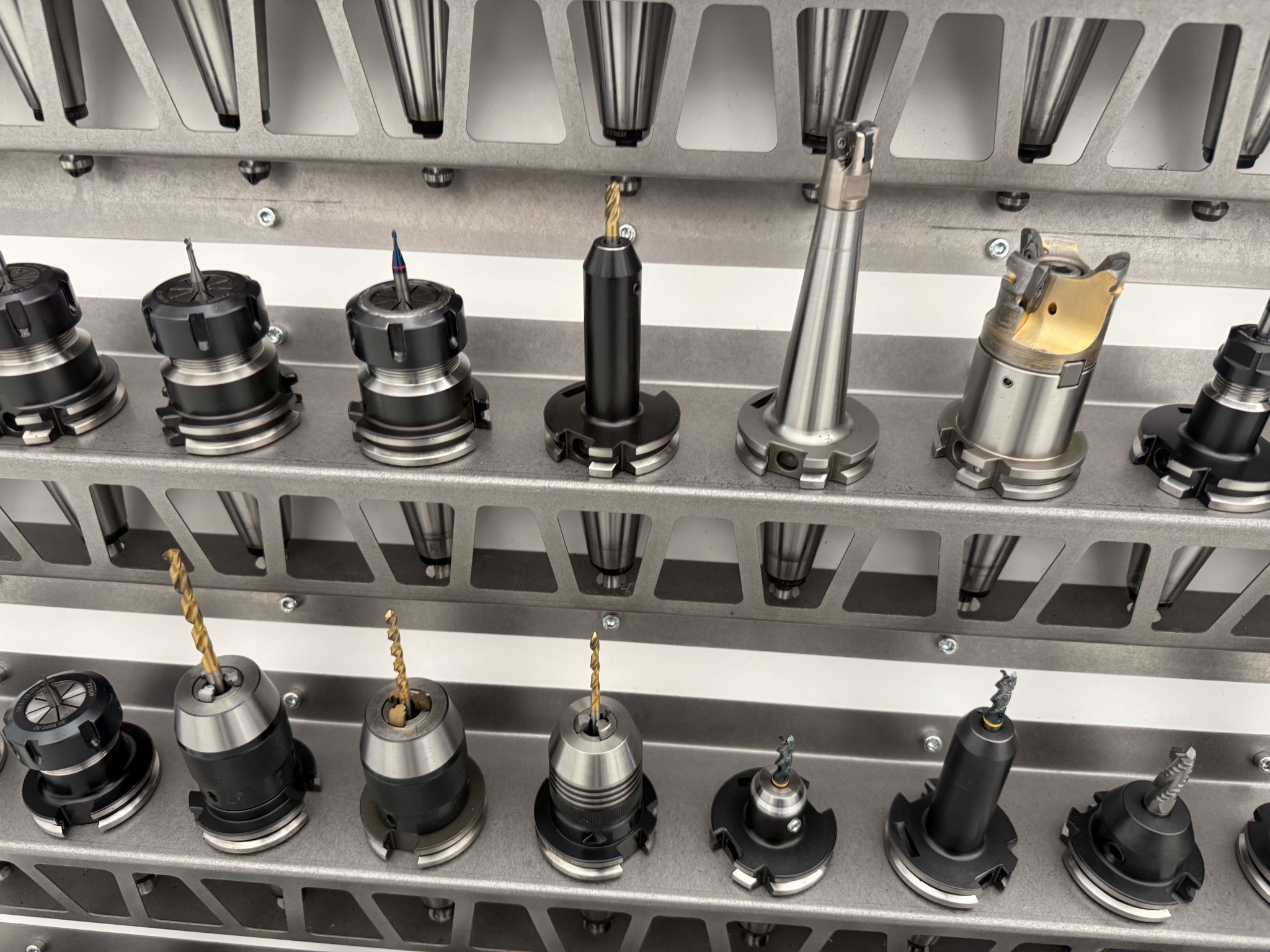 Fermeture d´un fabricant d´outils-25