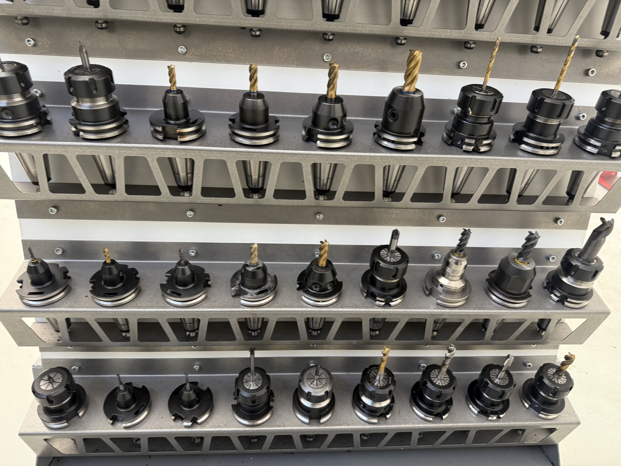 Fermeture d´un fabricant d´outils-37