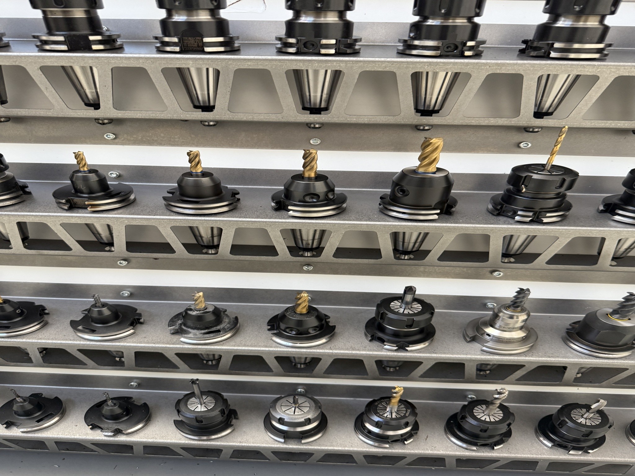 Fermeture d´un fabricant d´outils-39