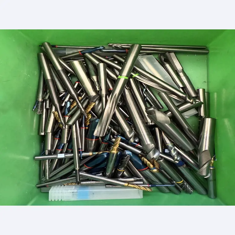 Closure of a toolmaker-12