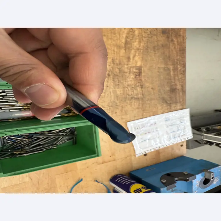 Closure of a toolmaker-15