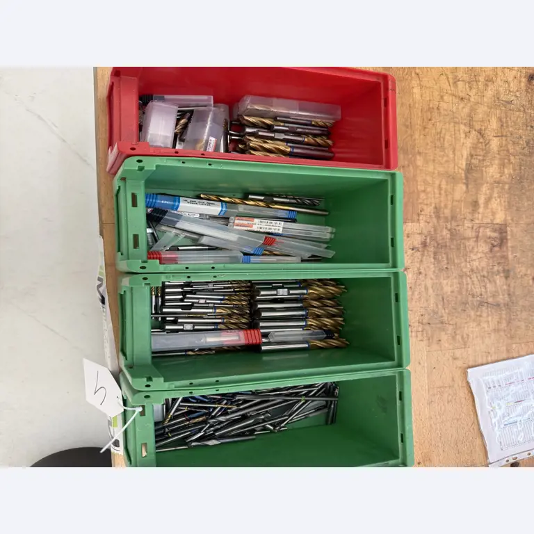 Closure of a toolmaker-1