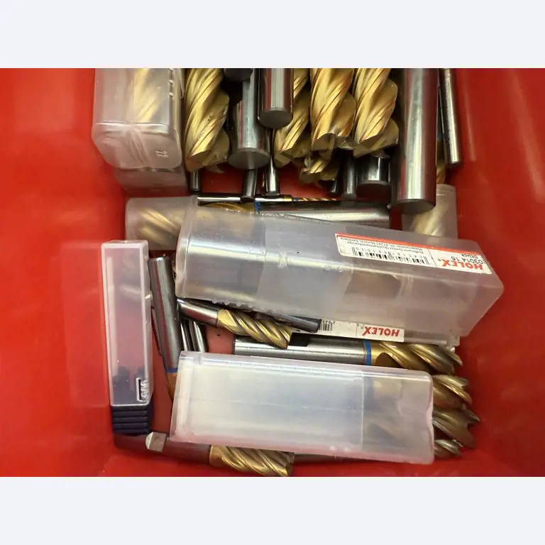 Closure of a toolmaker-4