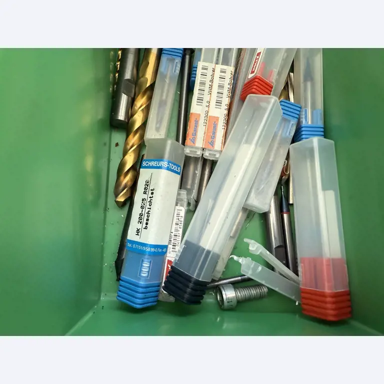 Closure of a toolmaker-5