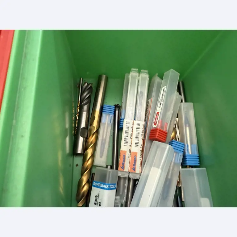 Closure of a toolmaker-6