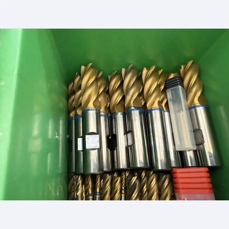 Closure of a toolmaker-9