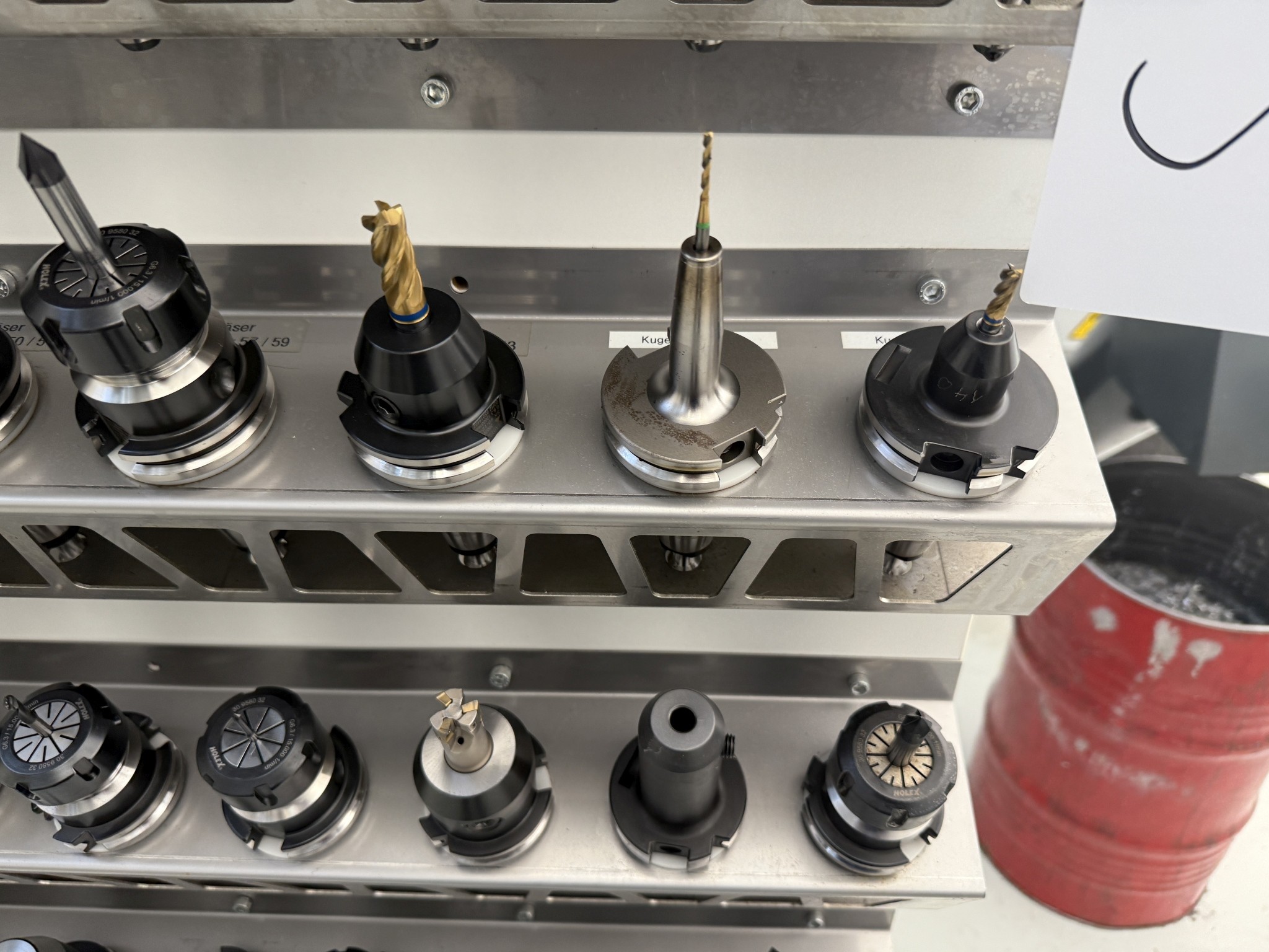 Fermeture d´un fabricant d´outils-11