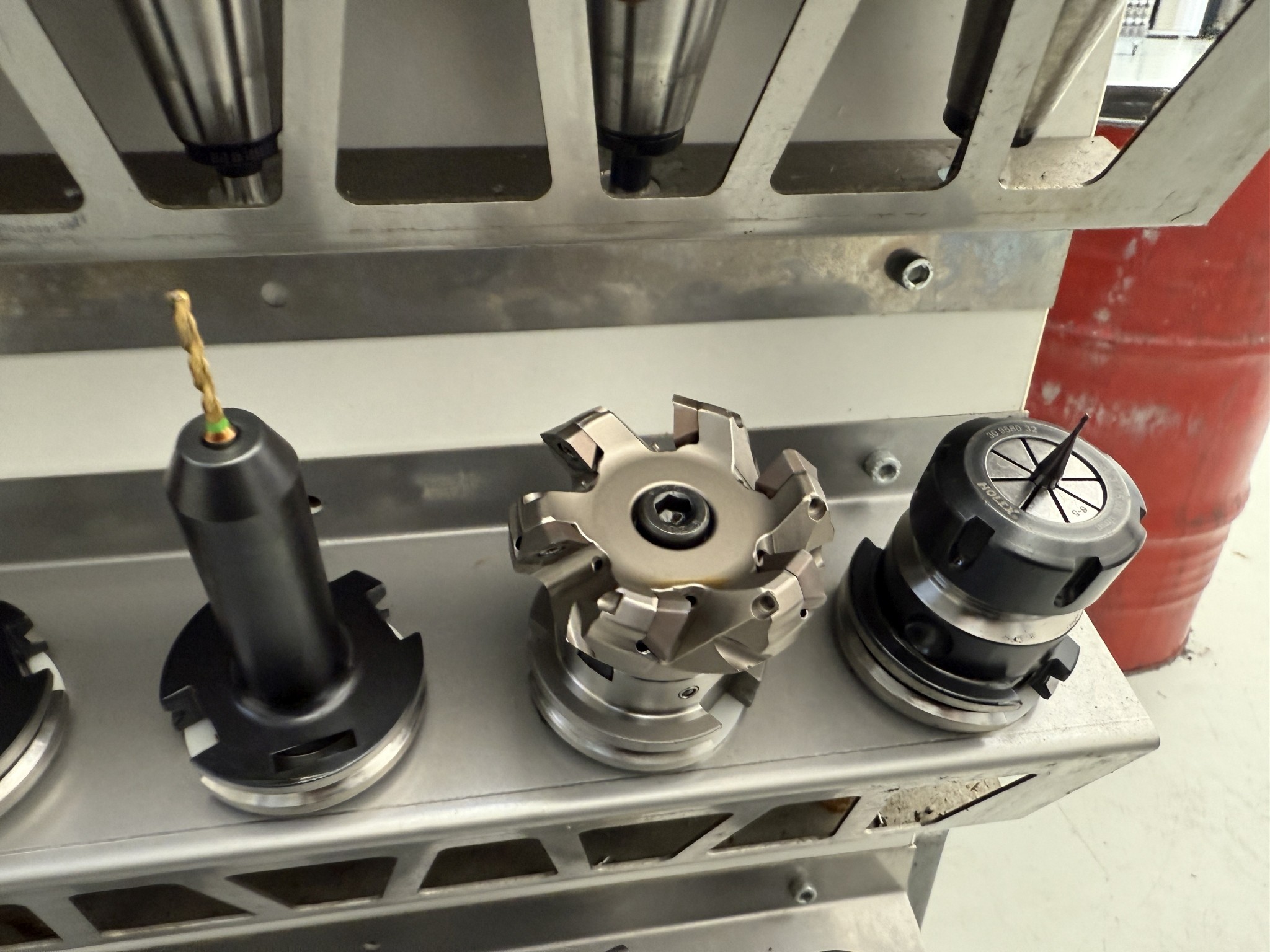 Fermeture d´un fabricant d´outils-23