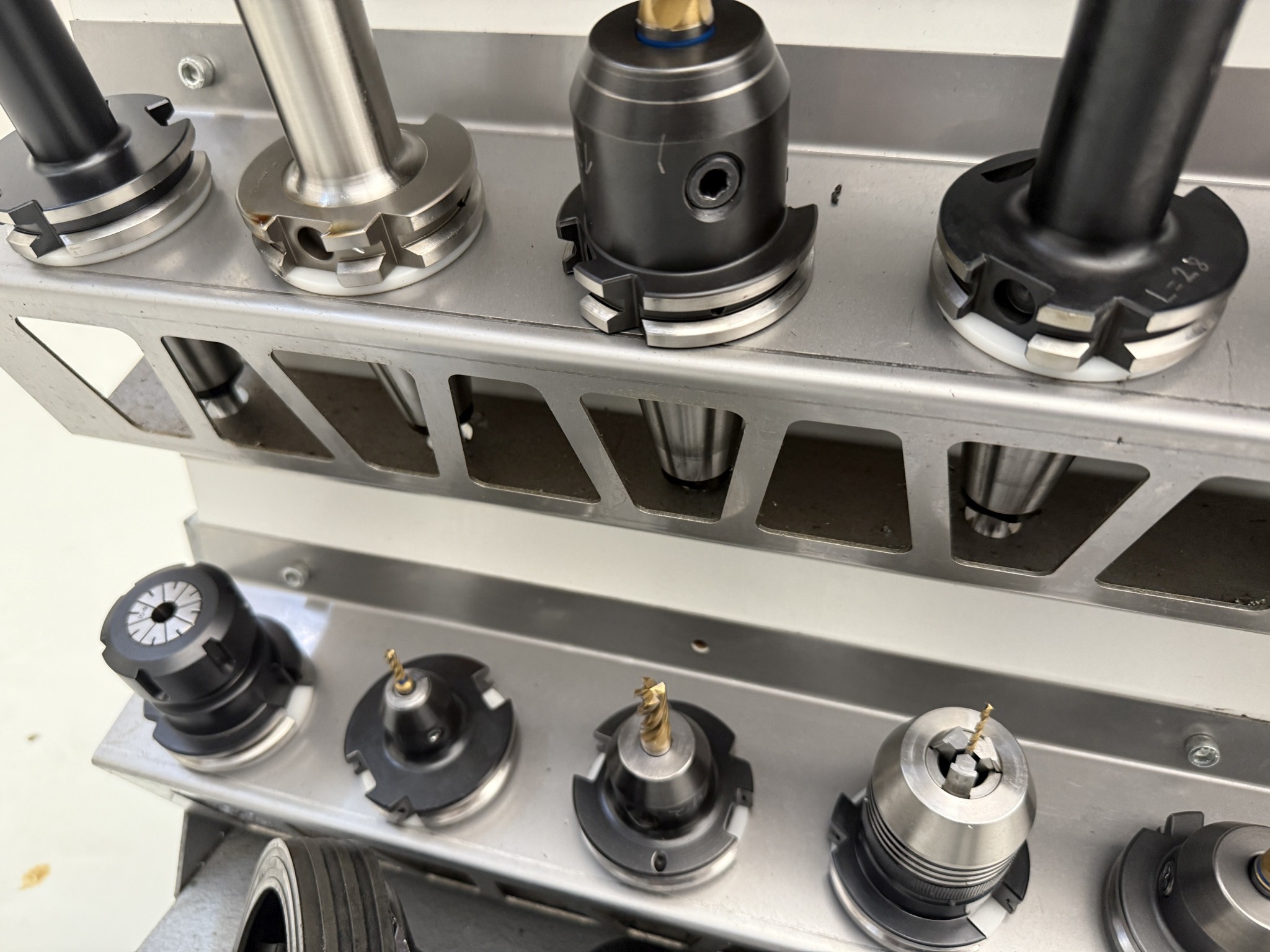 Fermeture d´un fabricant d´outils-28