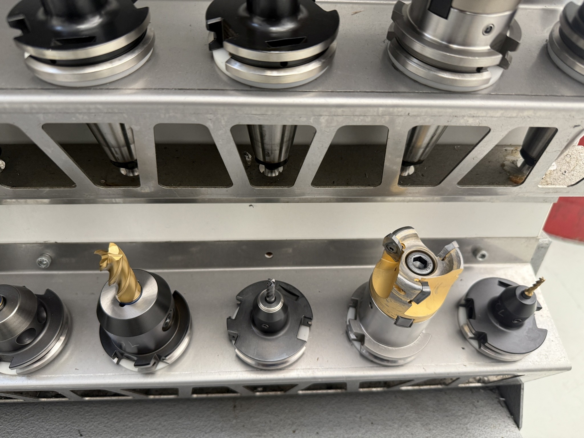 Fermeture d´un fabricant d´outils-30