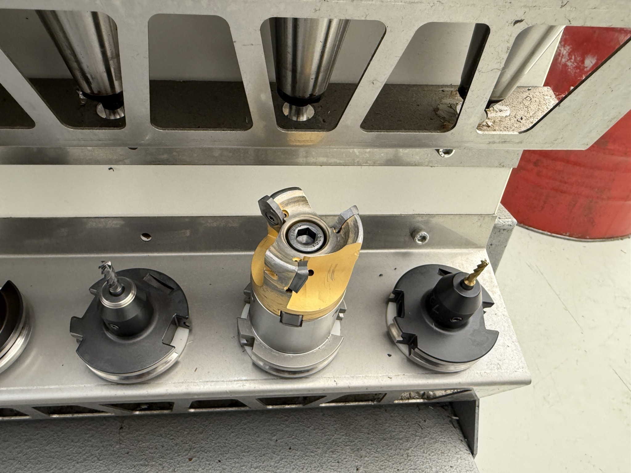 Fermeture d´un fabricant d´outils-31