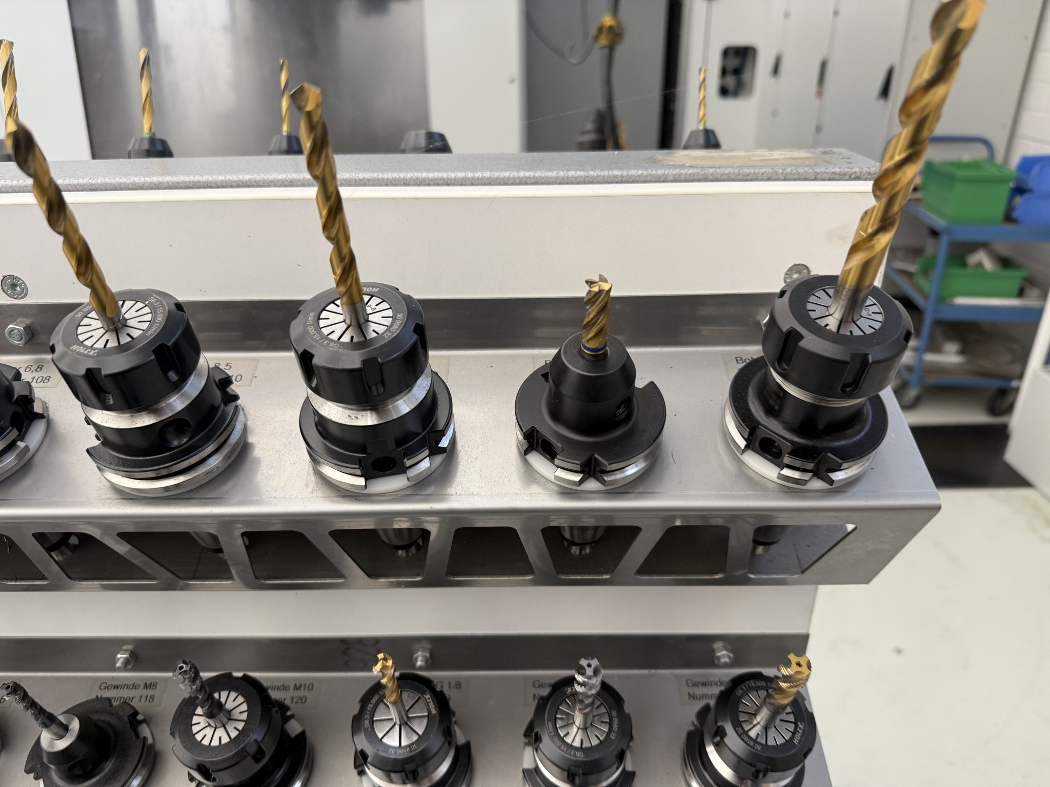 Fermeture d´un fabricant d´outils-39