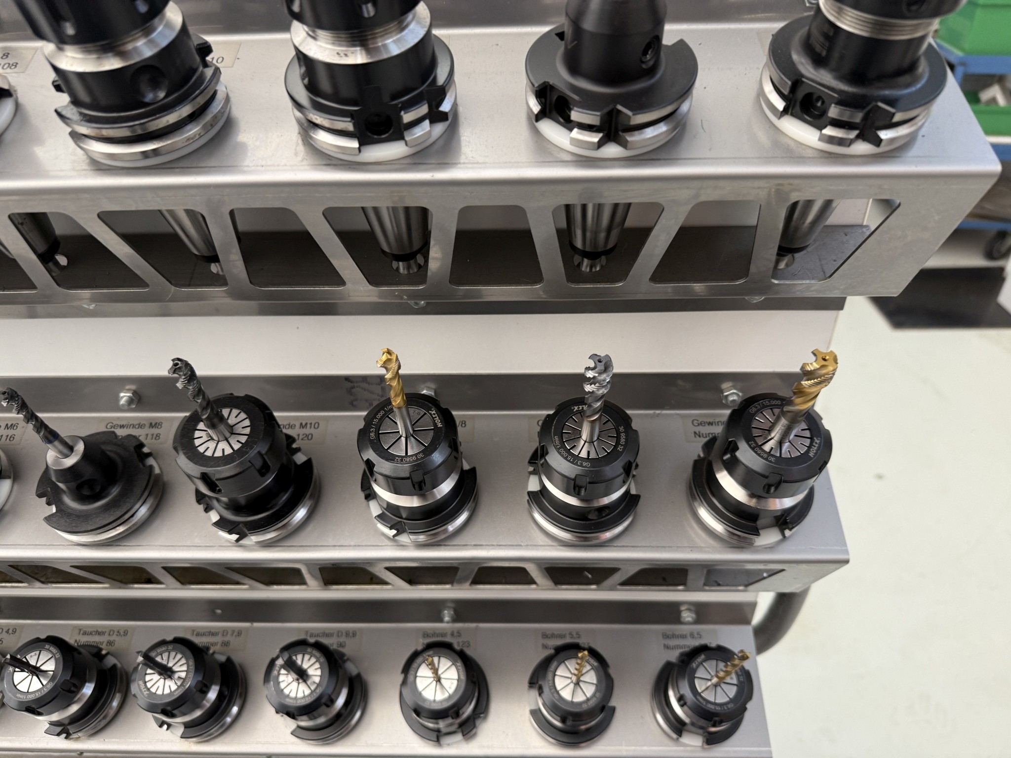 Fermeture d´un fabricant d´outils-40