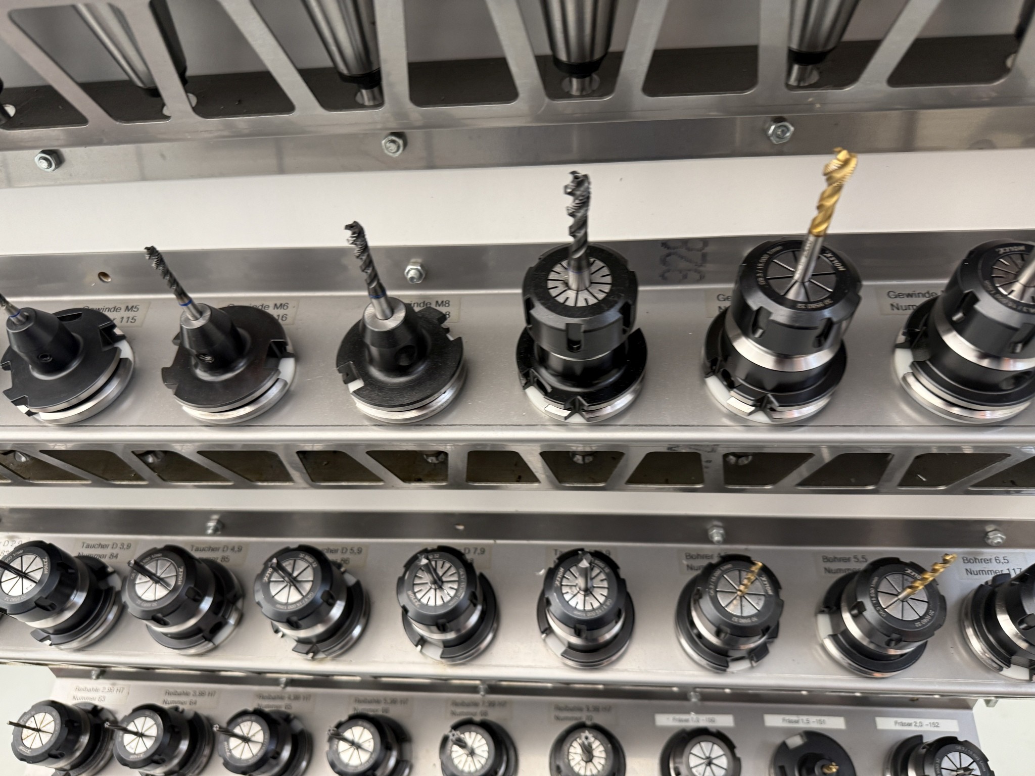 Fermeture d´un fabricant d´outils-42