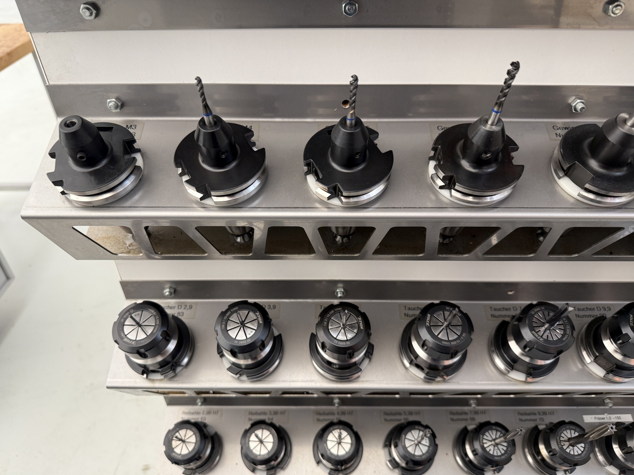 Fermeture d´un fabricant d´outils-44