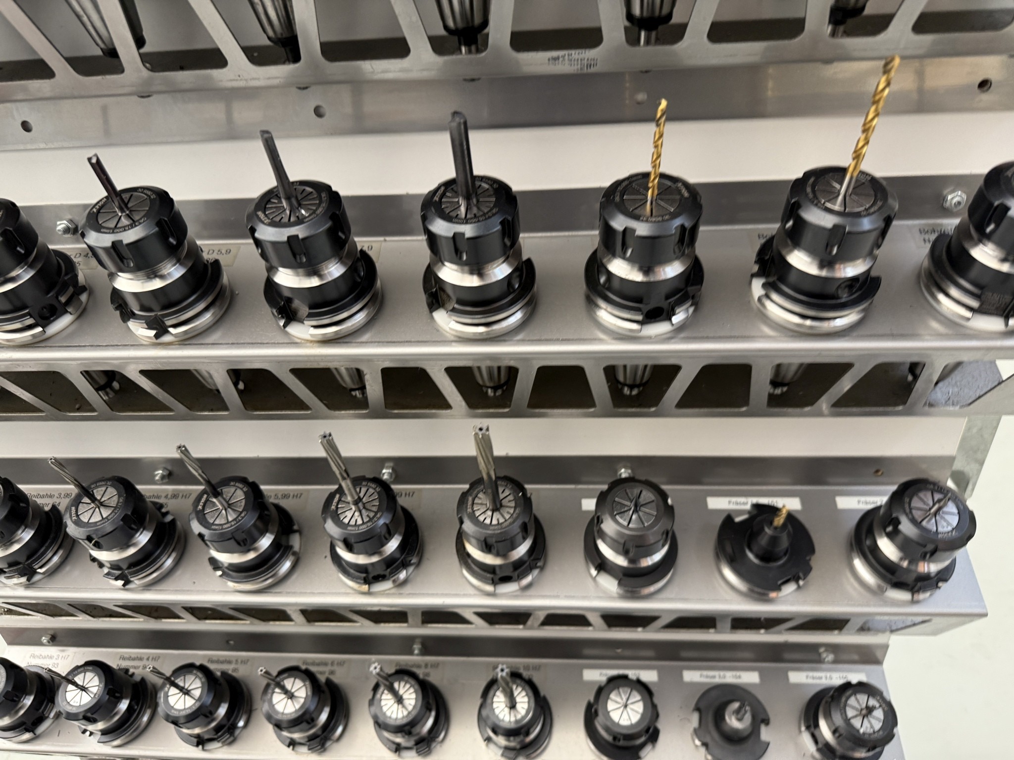 Fermeture d´un fabricant d´outils-48